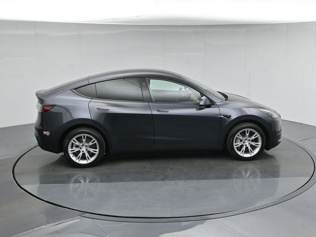 Used 2024 Tesla Model Y Long Range image 36