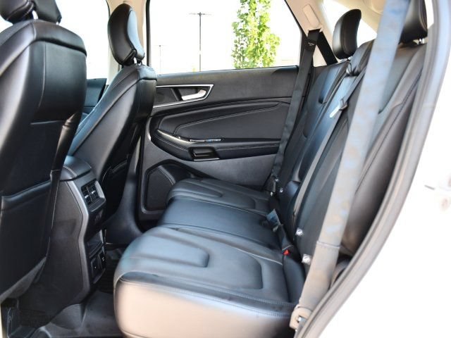Used 2018 Ford Edge Titanium w/ Equipment Group 302A AWD/4WD image 22