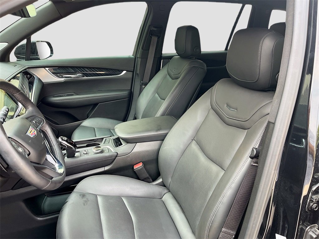 Used 2024 Cadillac XT6 Premium Luxury w/ LPO, Floor Liner Package image 21
