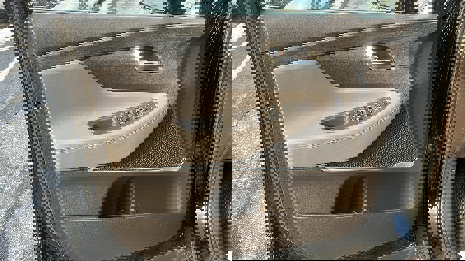 Used 2020 Hyundai Santa Fe SEL w/ Convenience Package image 11