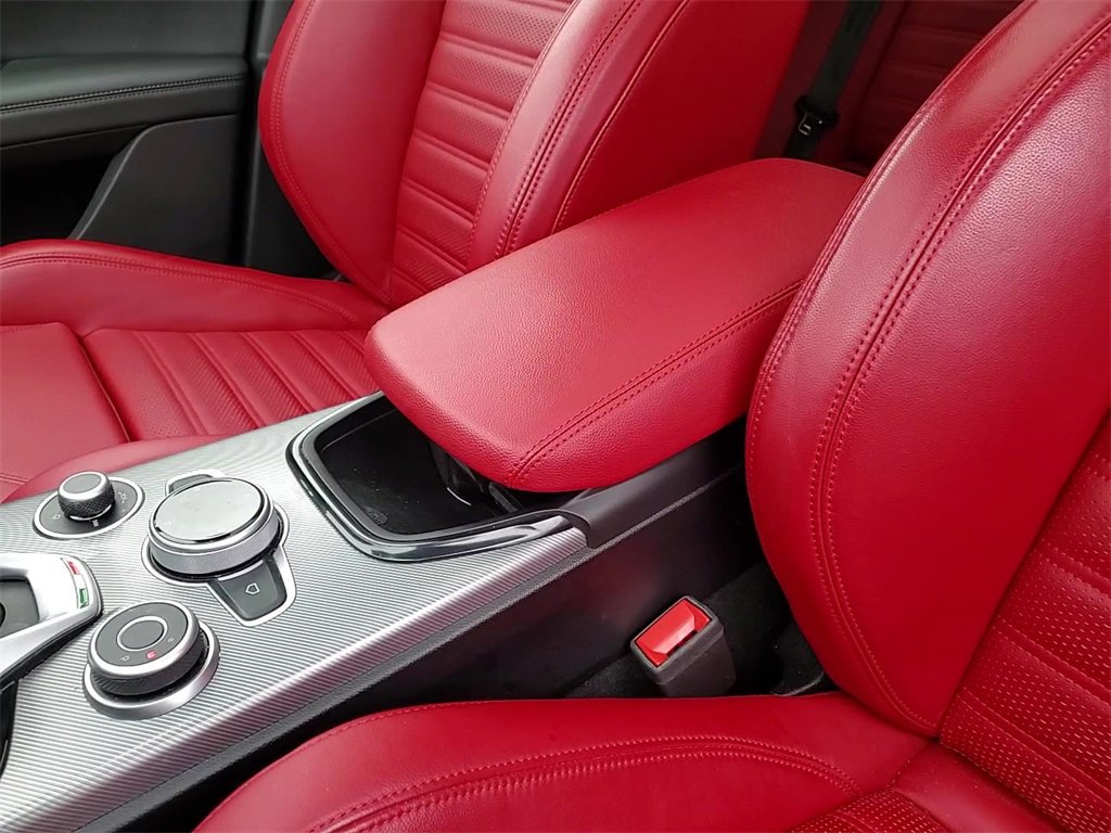 Used 2024 Alfa Romeo Stelvio Veloce image 19