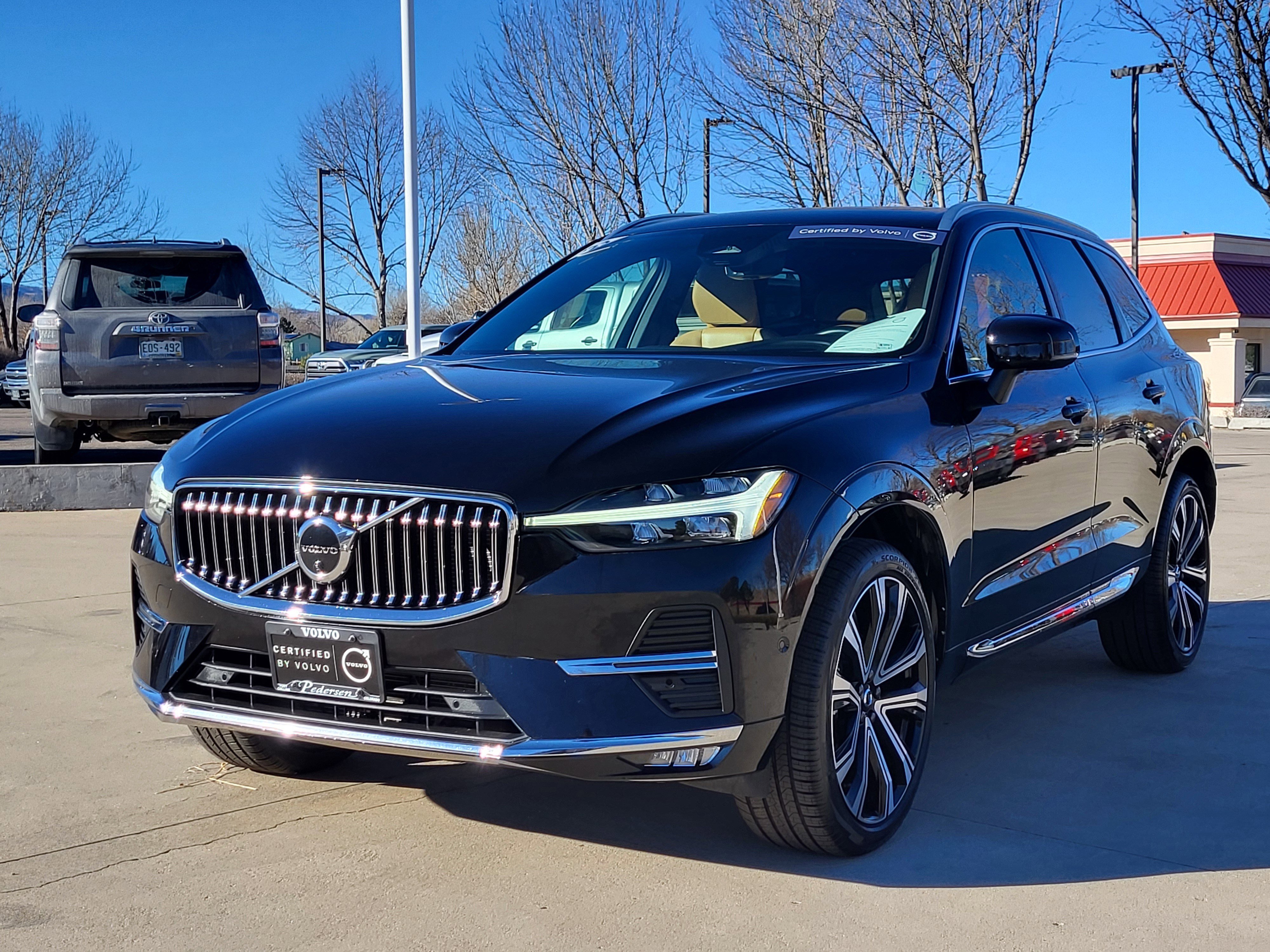 Certified 2023 Volvo XC60 B5 Ultimate w/ Protection Package Premier image 4