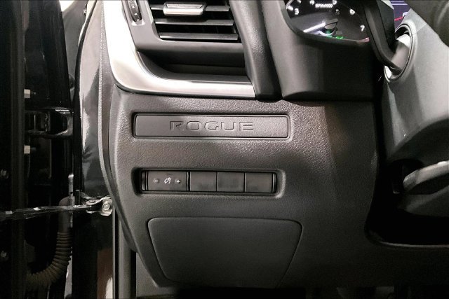 Used 2023 Nissan Rogue S AWD/4WD image 44