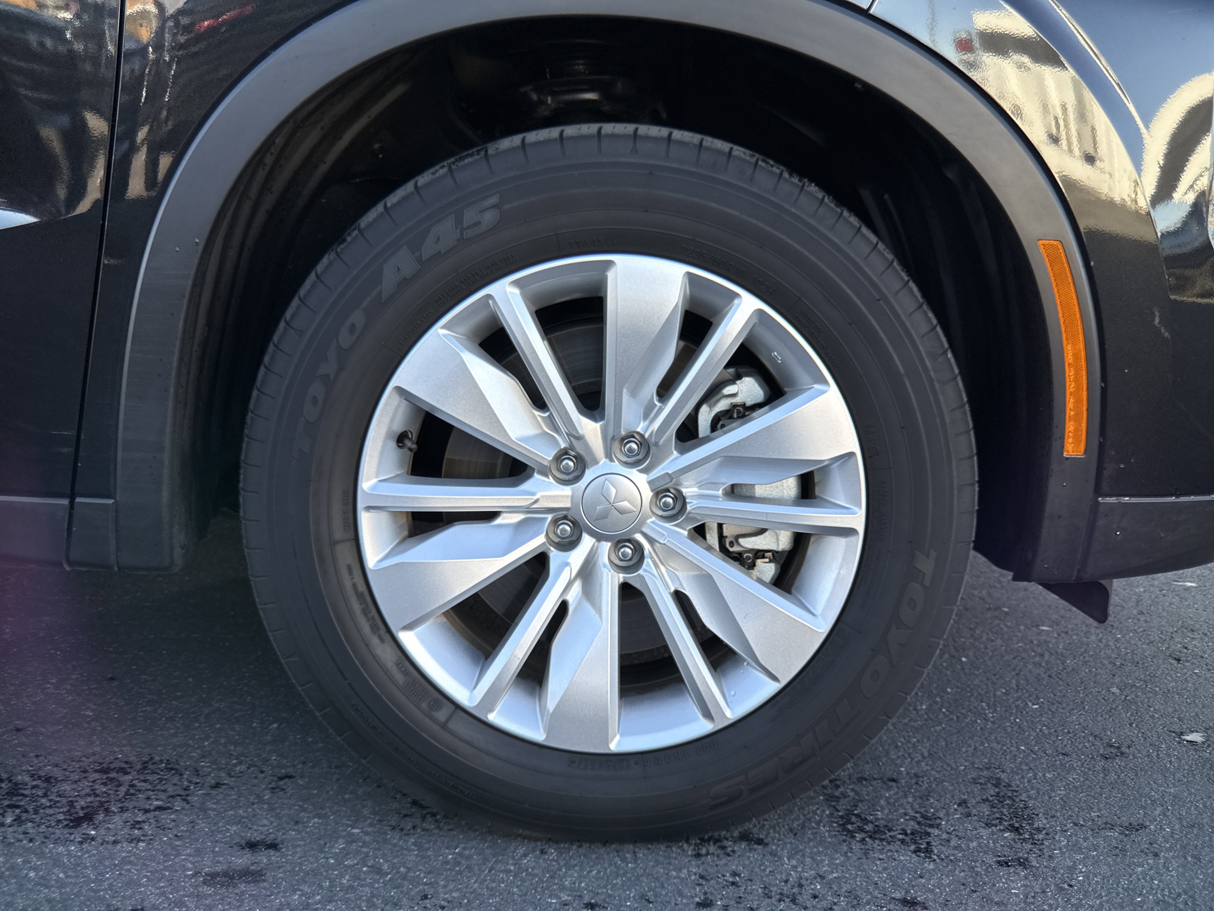 Used 2025 Mitsubishi Outlander ES image 33