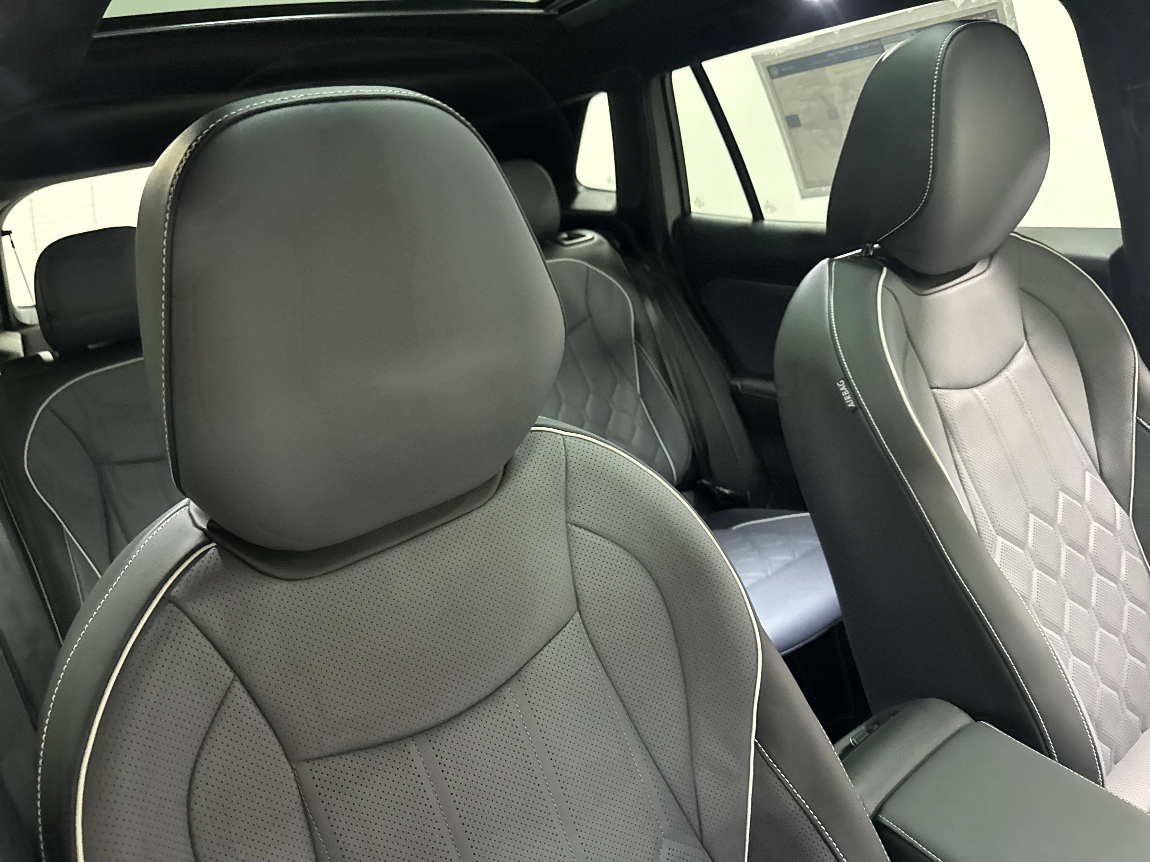 New 2026 Volkswagen Tiguan SEL R-Line AWD/4WD image 46