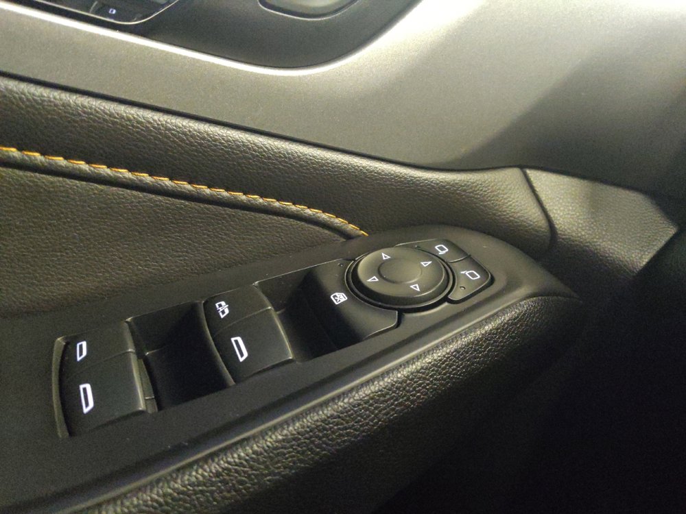 Used 2020 Chevrolet Traverse LT FWD image 27