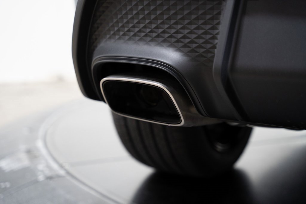 Used 2024 Porsche Macan image 16