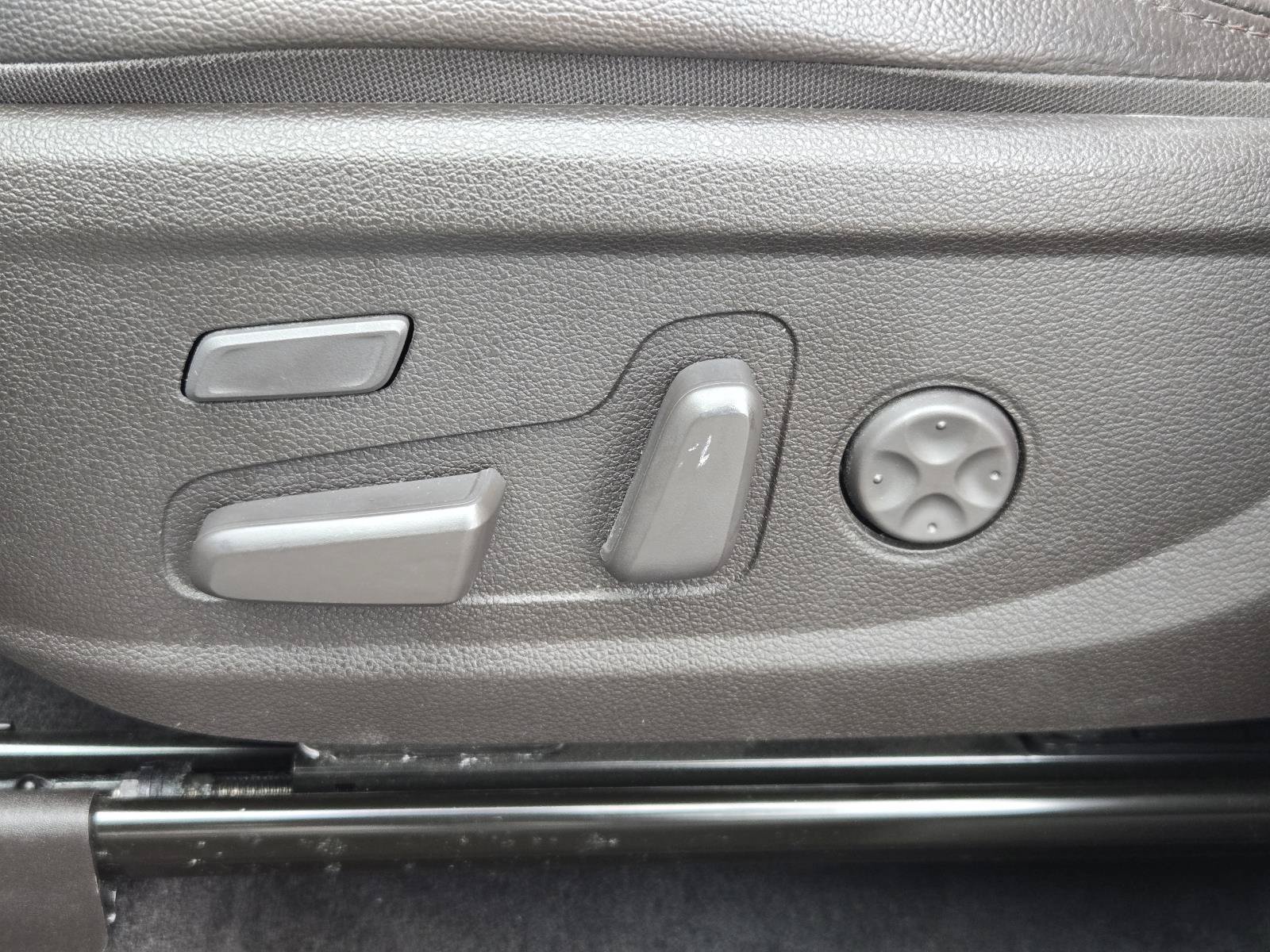 Used 2020 Hyundai Santa Fe Limited FWD image 23