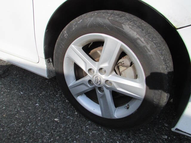 Used 2014 Toyota Camry SE image 12
