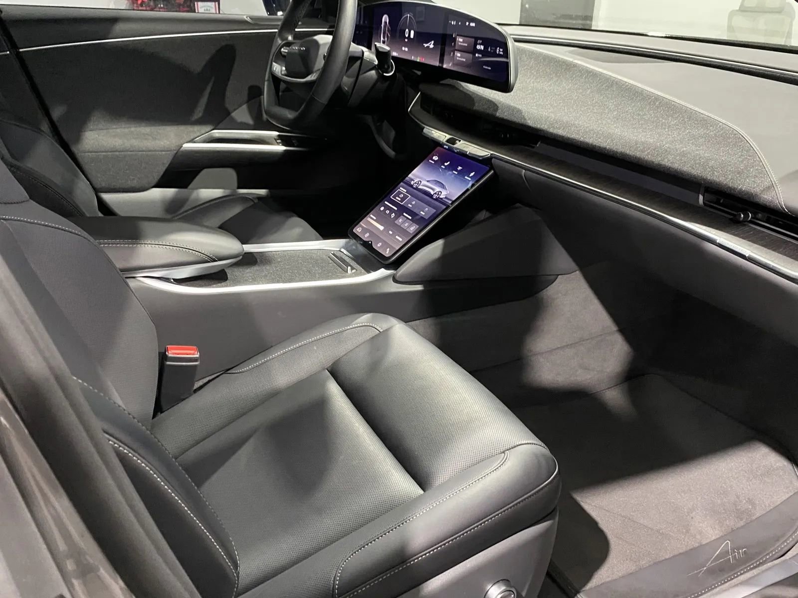 Used 2024 Lucid Air Pure image 6