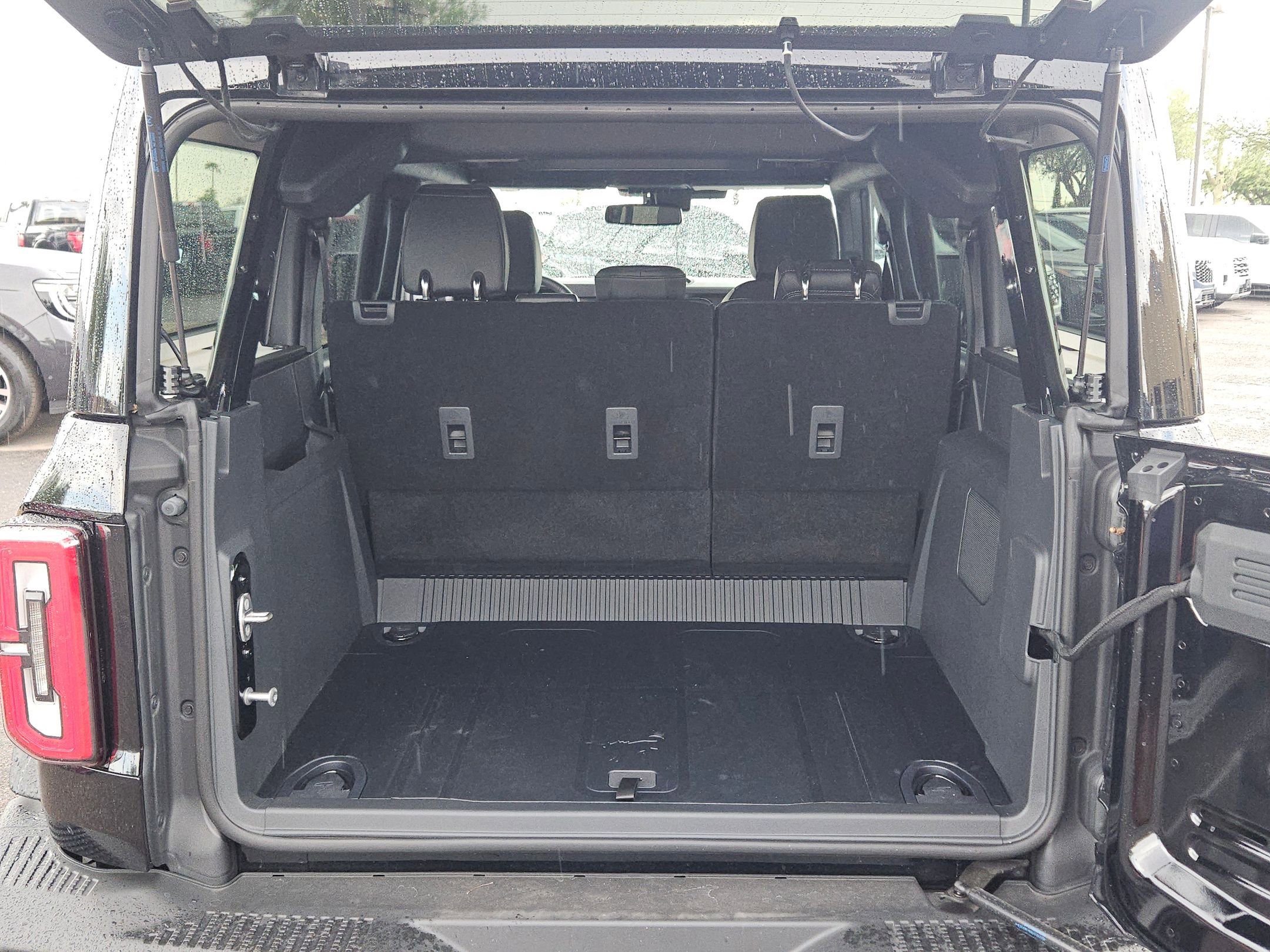 New 2025 Ford Bronco Badlands image 4