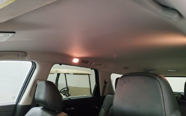 Used 2025 Nissan Pathfinder SL FWD image 34