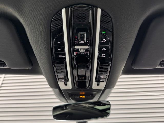 Certified 2023 Porsche Cayenne S Platinum image 26