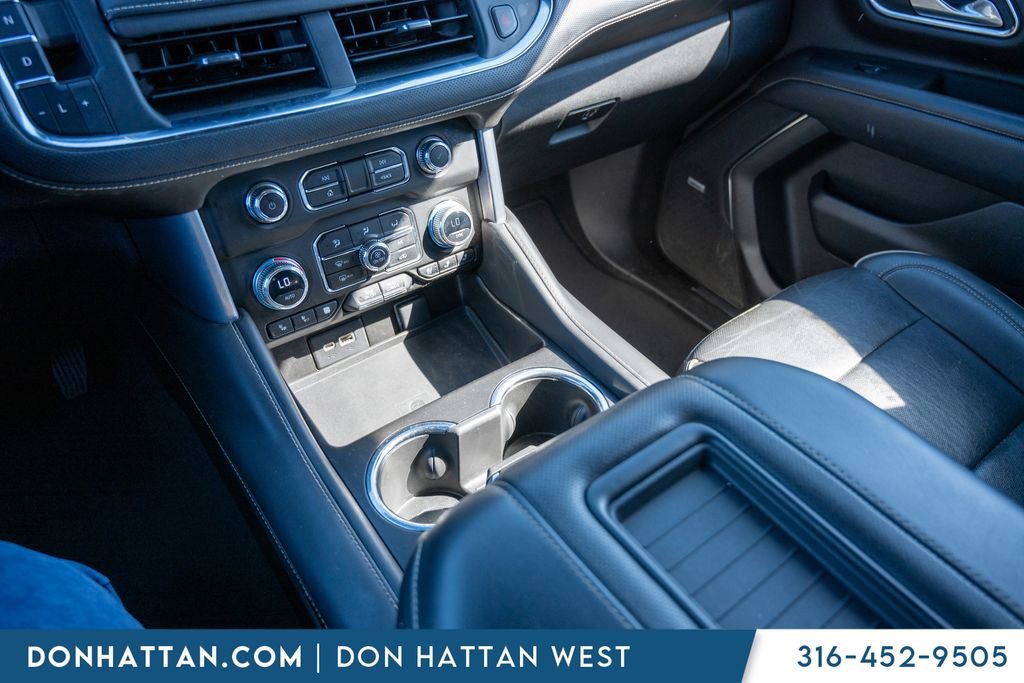 Used 2023 GMC Yukon XL SLT AWD/4WD image 14