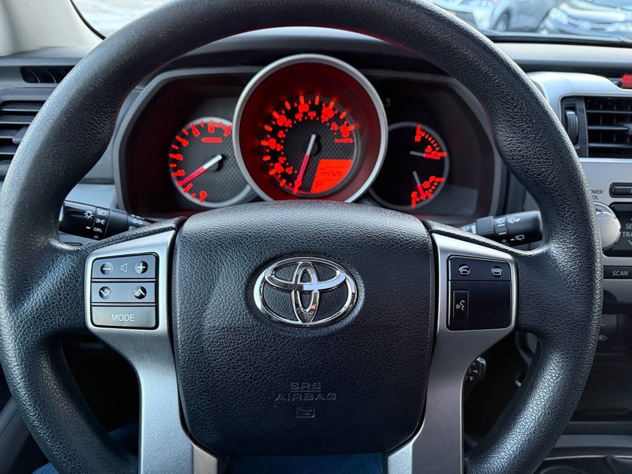 Used 2011 Toyota 4Runner SR5 w/ Convenience Pkg image 13