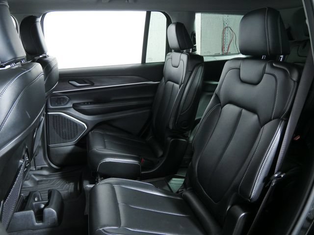 Certified 2024 Jeep Grand Cherokee L Limited AWD/4WD image 16