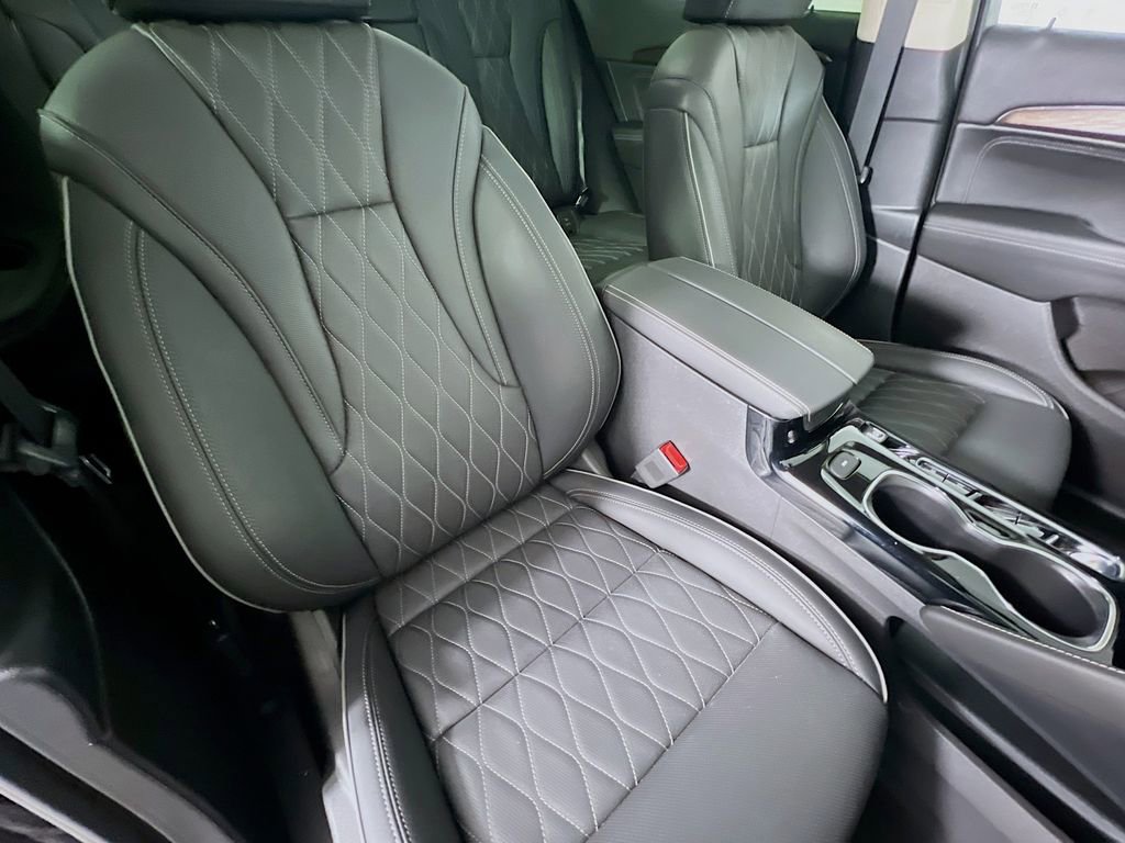 Used 2023 Buick Envision Avenir image 29