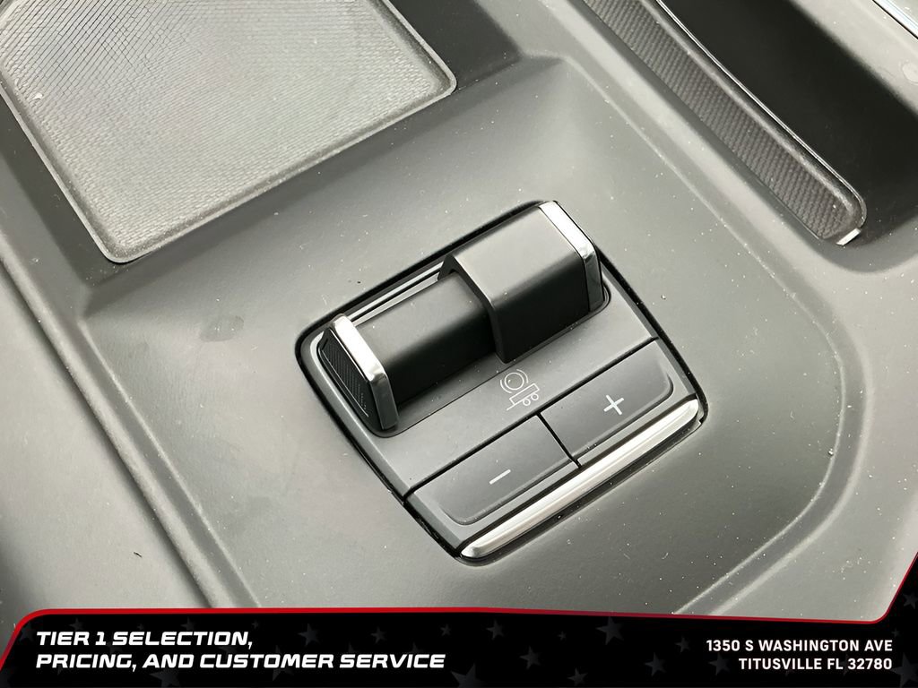 Used 2024 GMC Sierra 3500 Denali Ultimate AWD/4WD image 33
