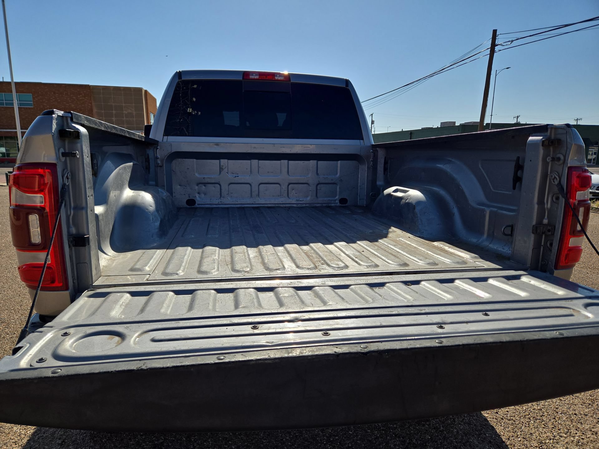 Used 2023 RAM 2500 Laramie AWD/4WD image 12