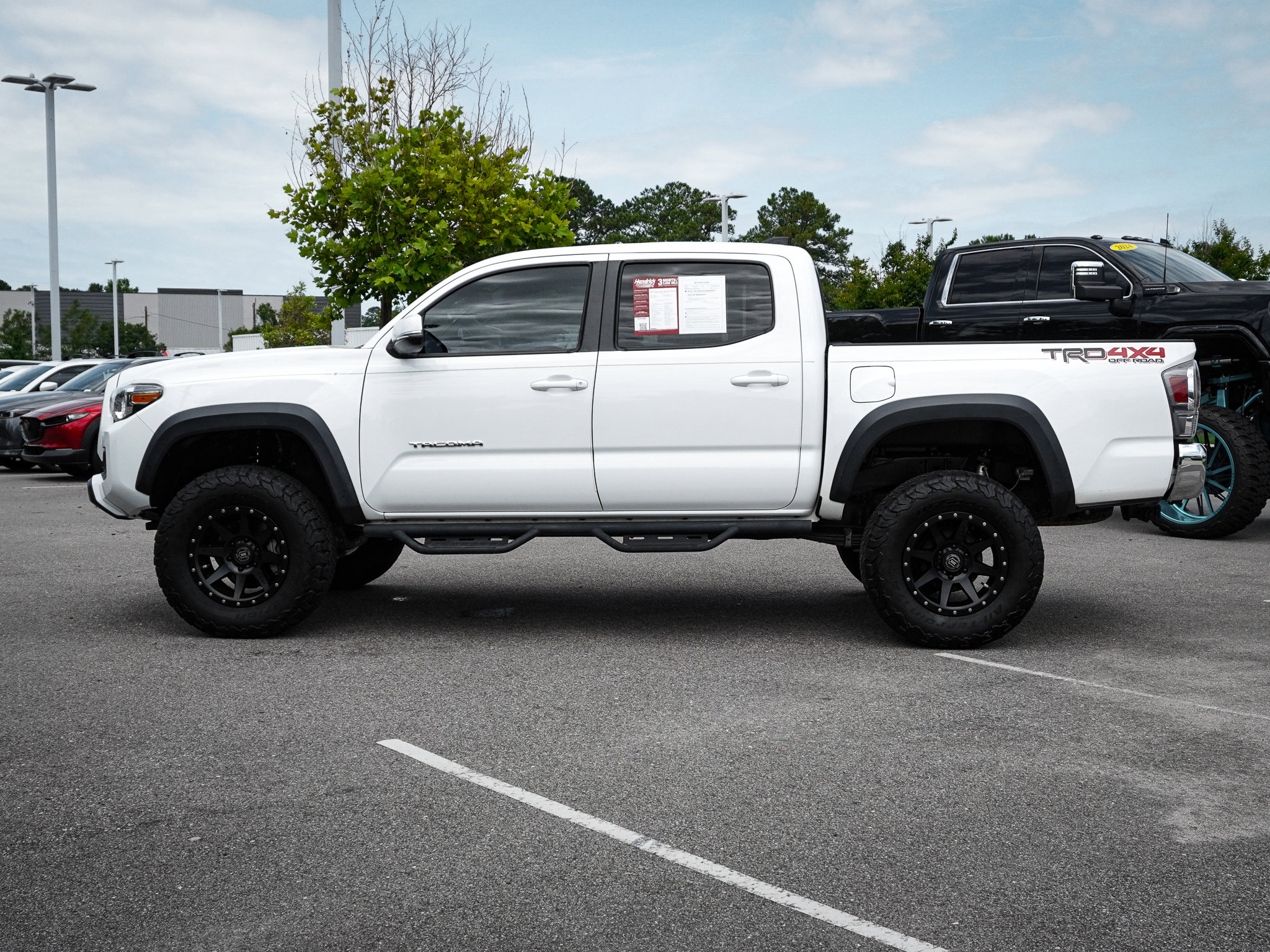 Used 2020 Toyota Tacoma TRD Off-Road AWD/4WD image 7