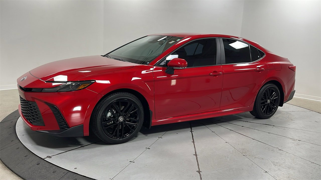 Used 2025 Toyota Camry SE