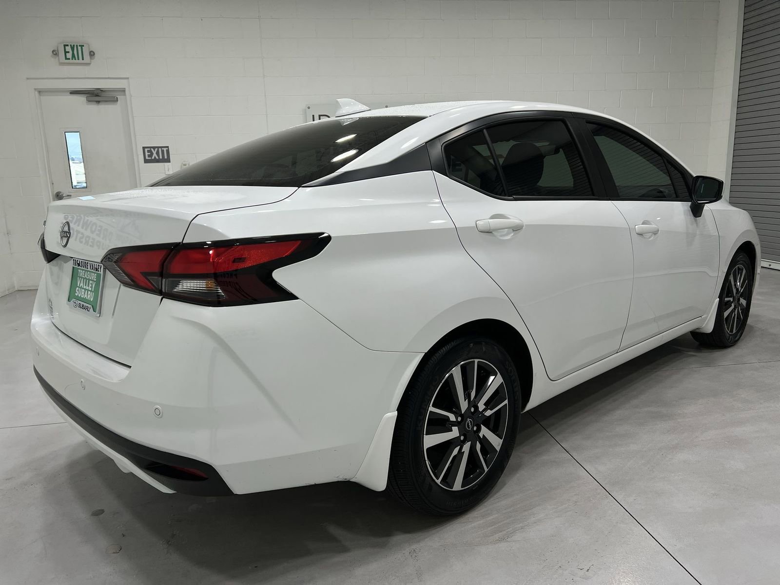 Used 2025 Nissan Versa SV w/ Trunk Package image 8