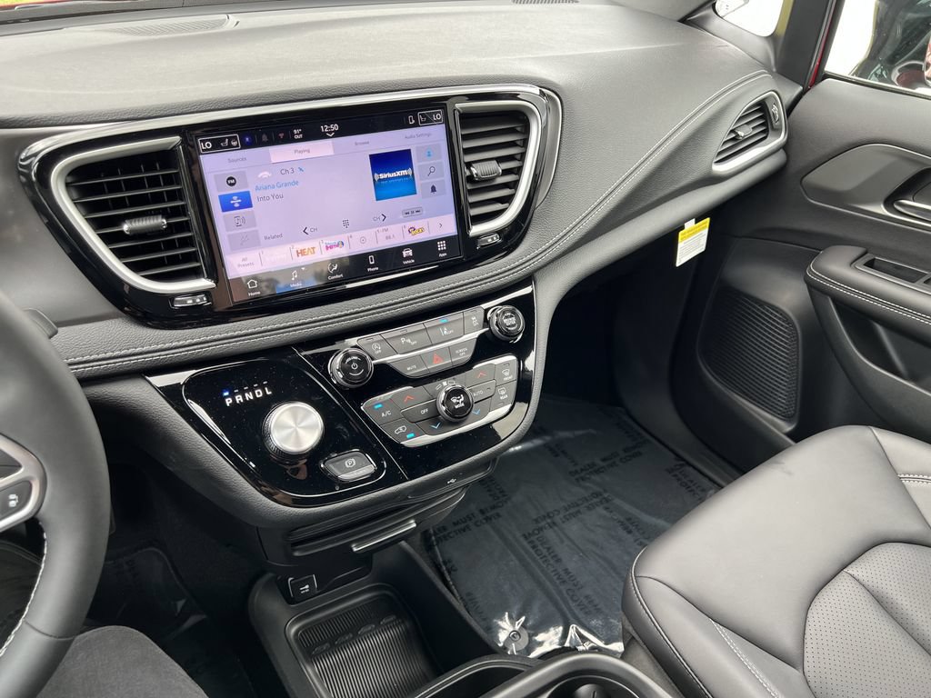 New 2026 Chrysler Pacifica Select FWD image 14