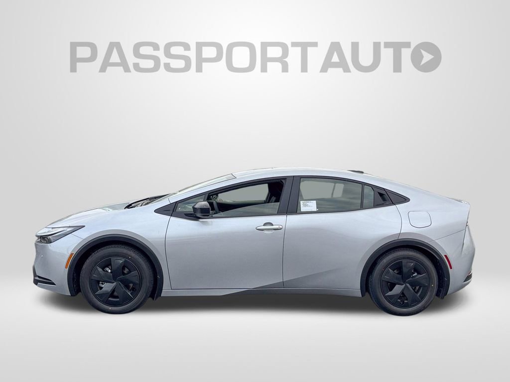 New 2026 Toyota Prius Plug-In Hybrid SE video 2