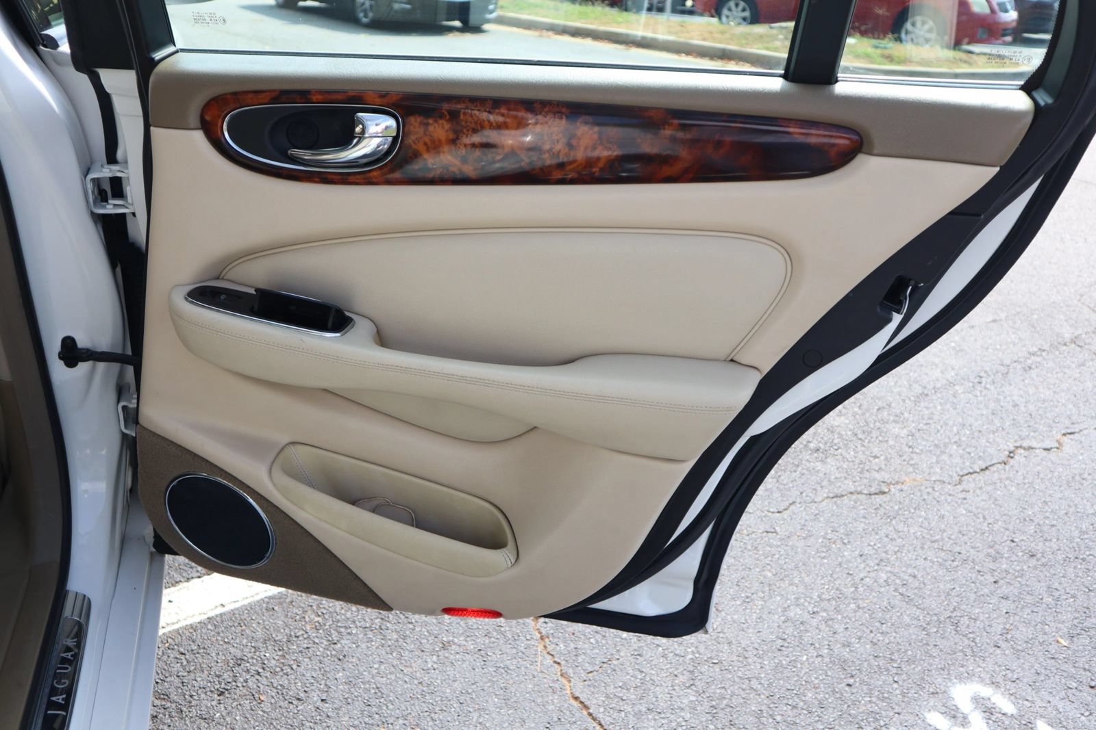 Used 2004 Jaguar XJ8 RWD image 17