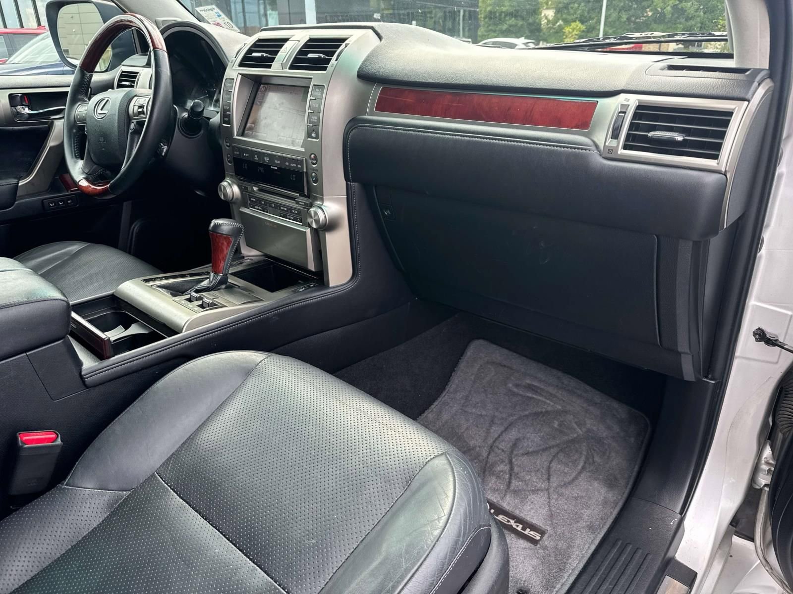 Used 2013 Lexus GX 460 image 12