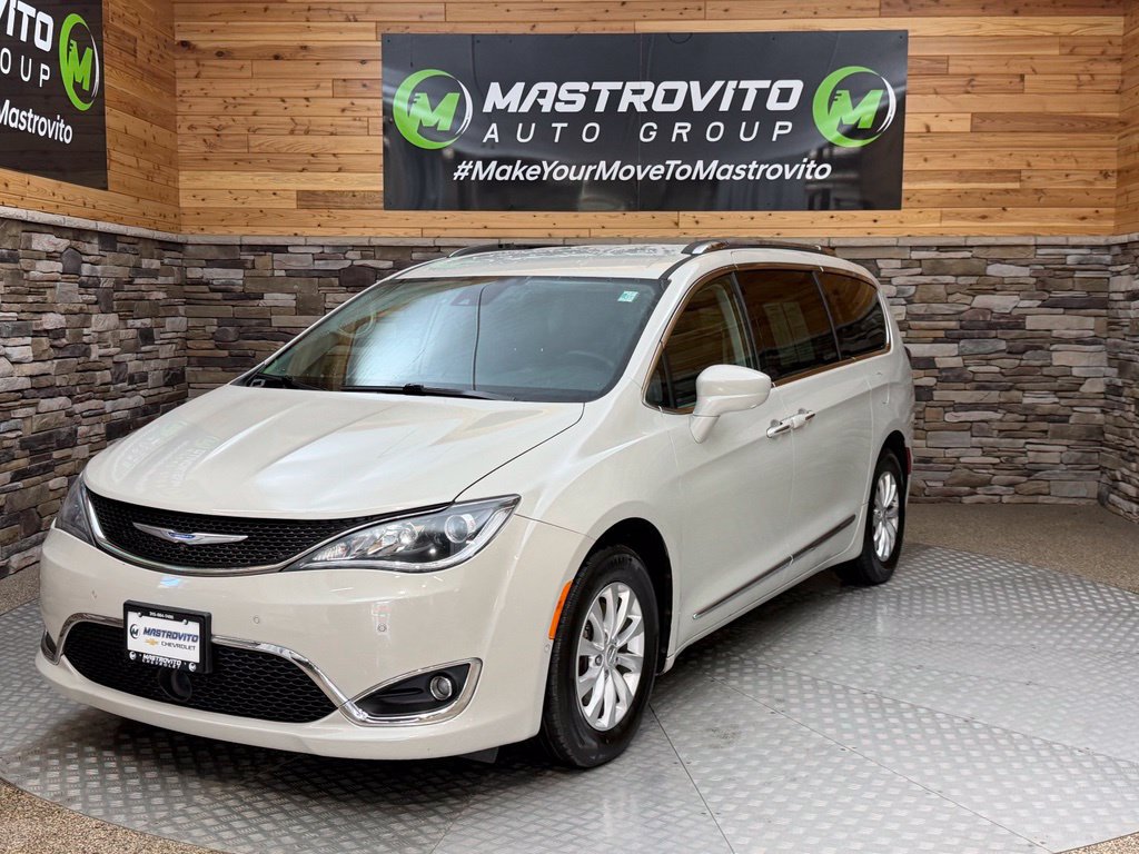 Used 2019 Chrysler Pacifica Touring-L w/ Advanced Safetytec Group FWD image 7