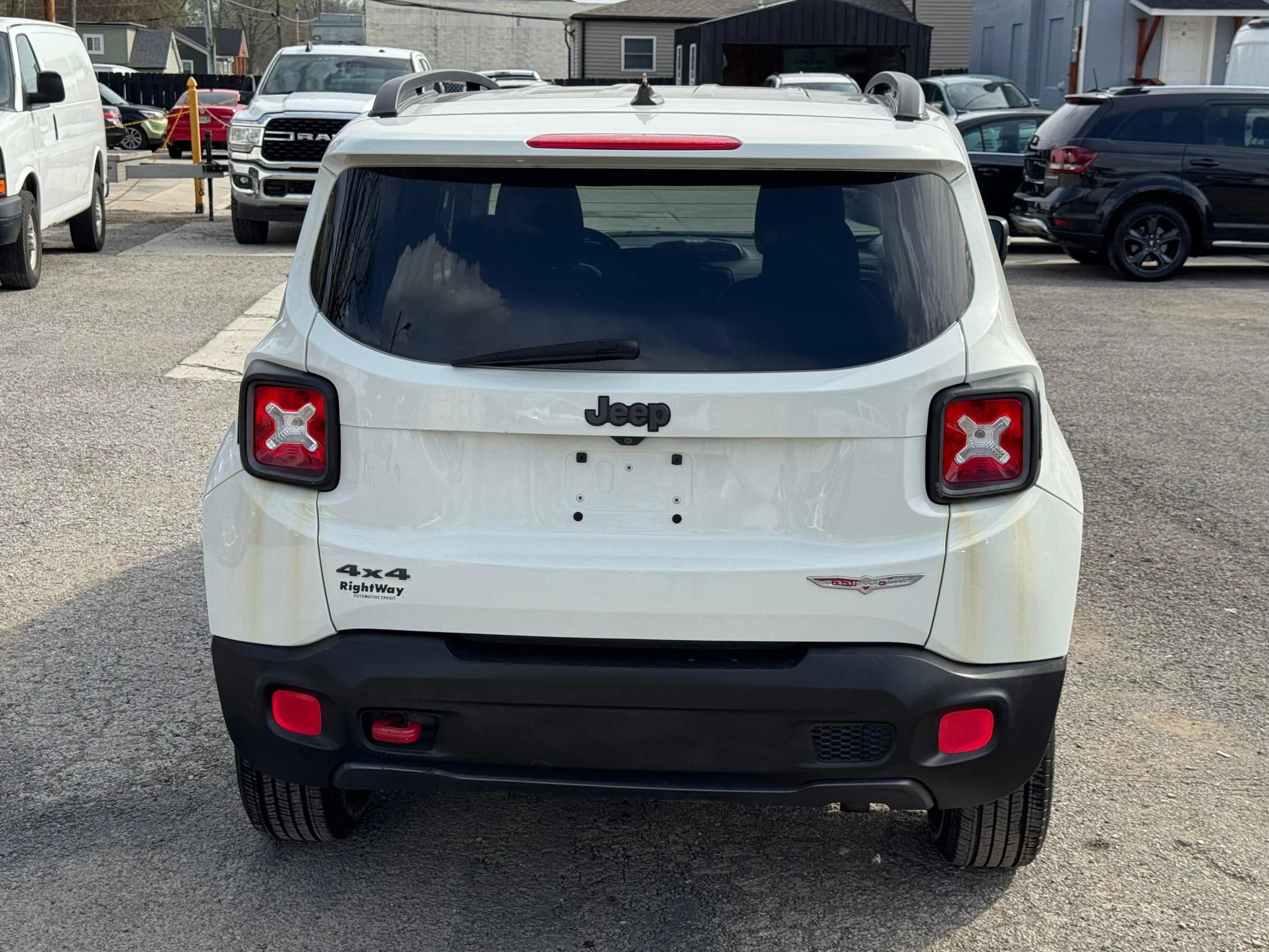 Used 2016 Jeep Renegade Trailhawk AWD/4WD image 4