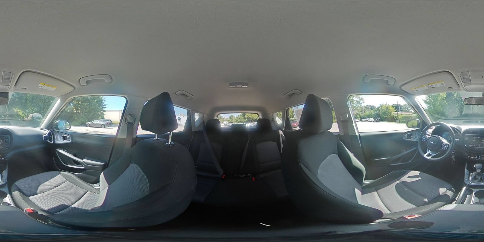 Used 2025 Kia Soul LX w/ LX Technology Package FWD image 39