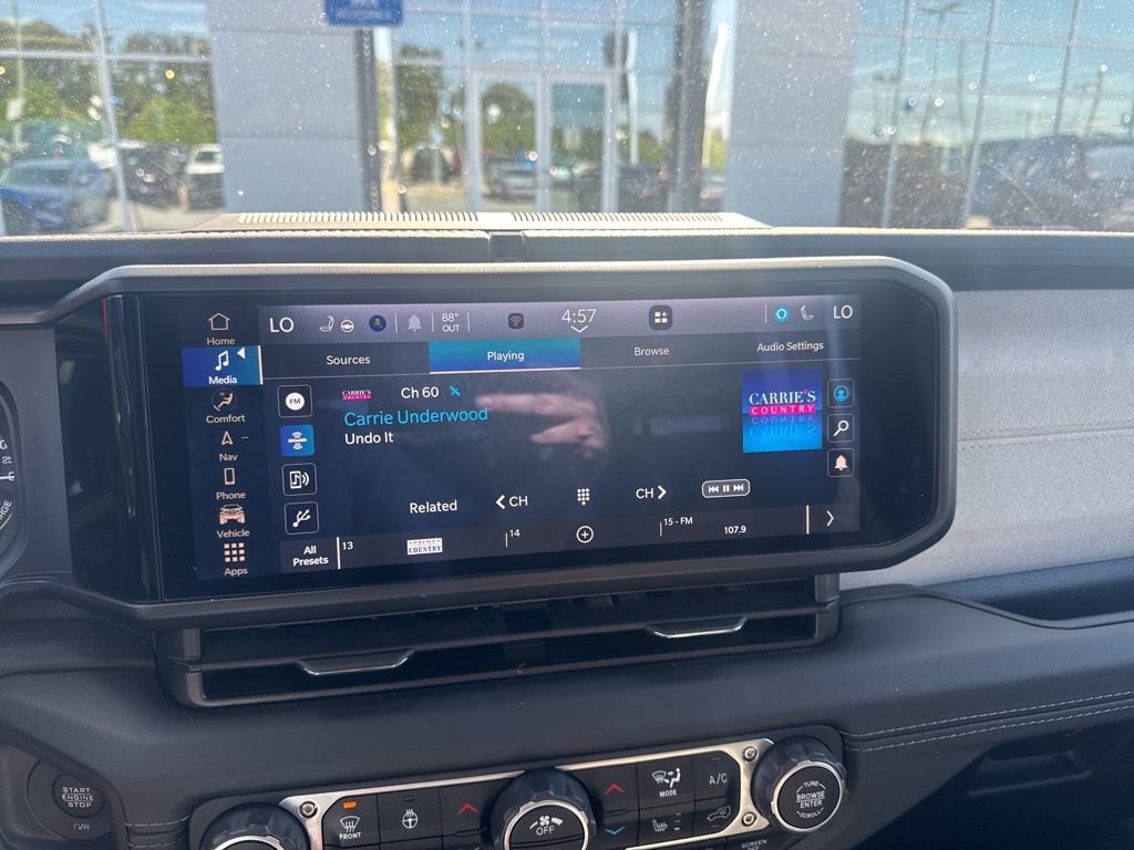 Used 2025 Jeep Wrangler Unlimited Sahara image 9