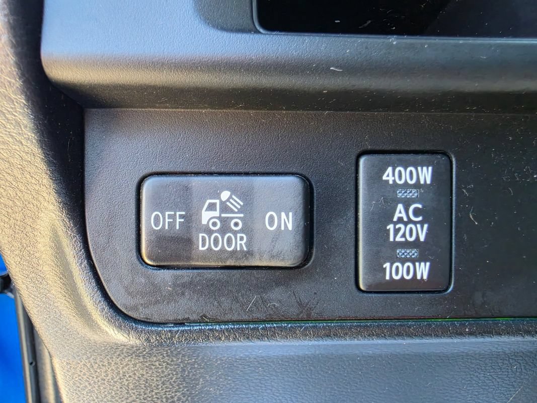 Used 2016 Toyota Tacoma TRD Sport w/ Towing Package AWD/4WD image 17