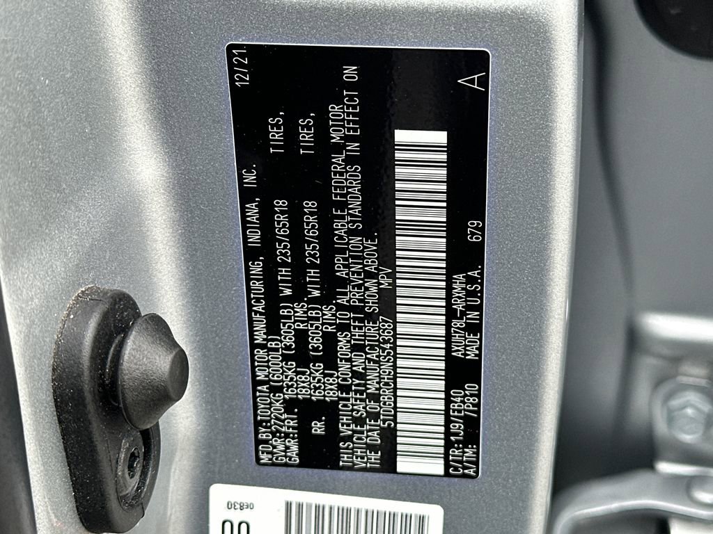 Used 2022 Toyota Highlander XLE AWD/4WD image 35