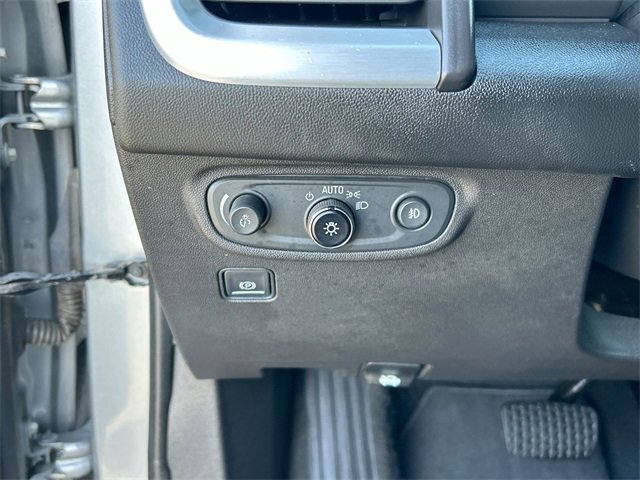 Used 2023 GMC Terrain SLT image 18