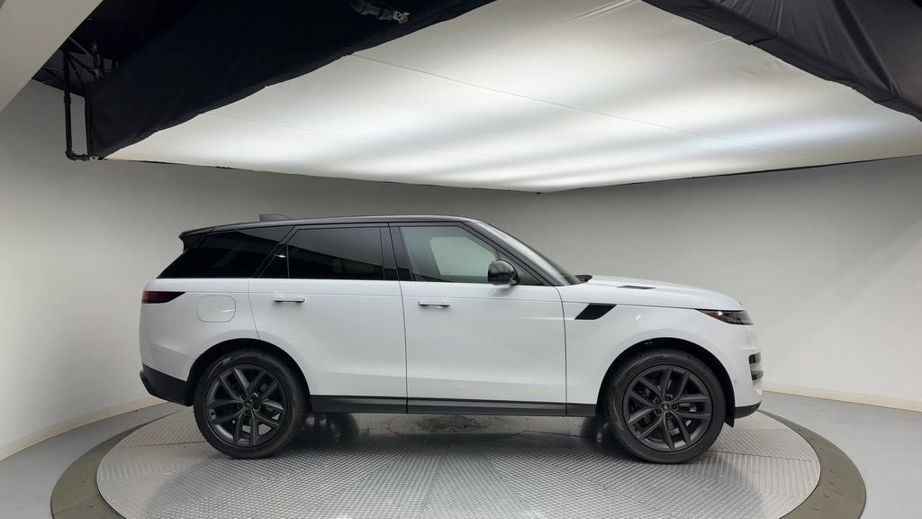 Used 2023 Land Rover Range Rover Sport SE image 9