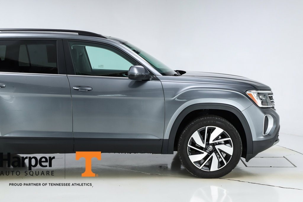 Used 2025 Volkswagen Atlas SE w/ Panoramic Sunroof Package FWD image 52
