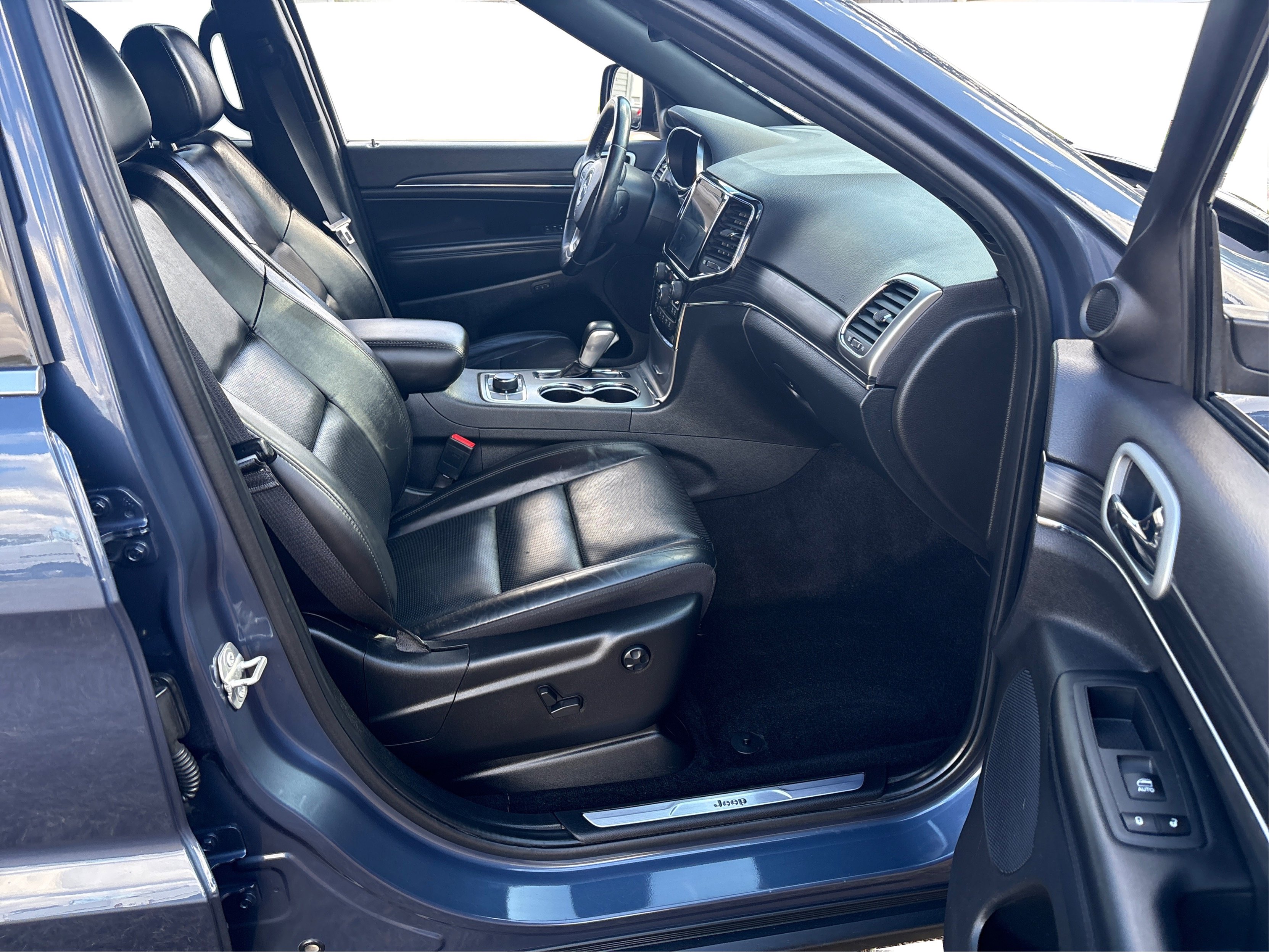 Used 2021 Jeep Grand Cherokee Limited w/ Luxury Group II image 20