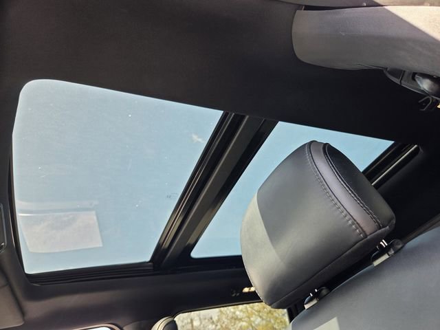 Used 2015 Ford F150 Platinum w/ Equipment Group 701A Luxury image 22