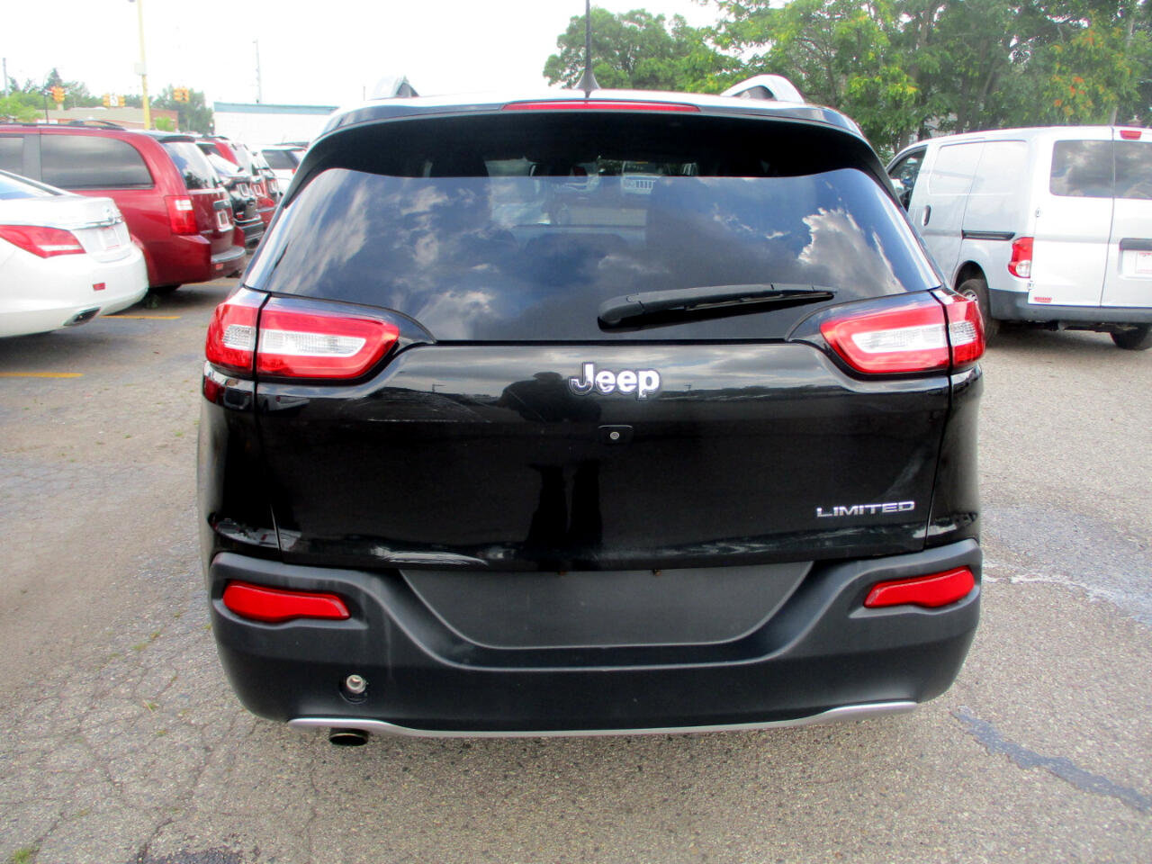Used 2016 Jeep Cherokee Limited image 5