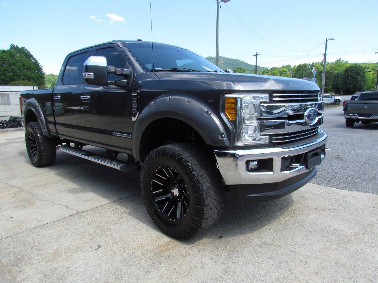 Used 2017 Ford F250 Lariat w/ Lariat Ultimate Package AWD/4WD image 6