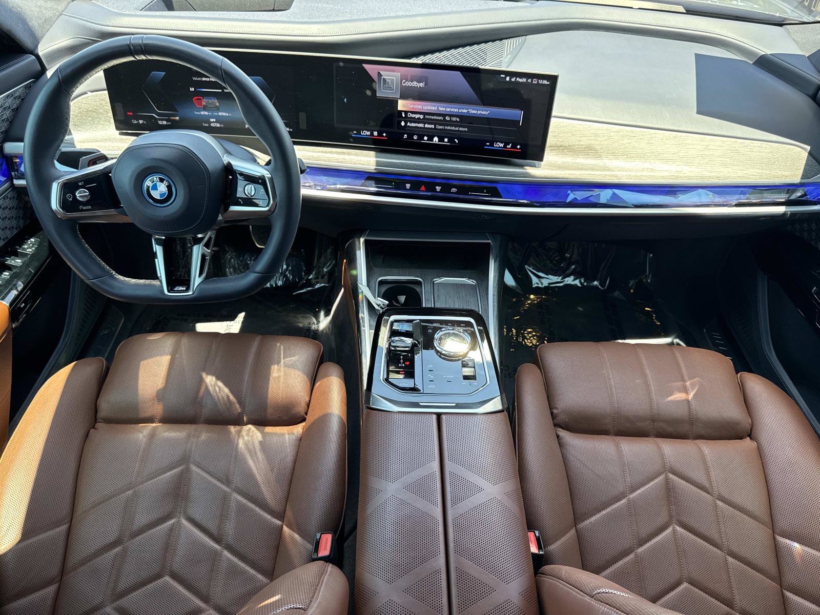 Used 2023 BMW i7 xDrive60 AWD/4WD image 9