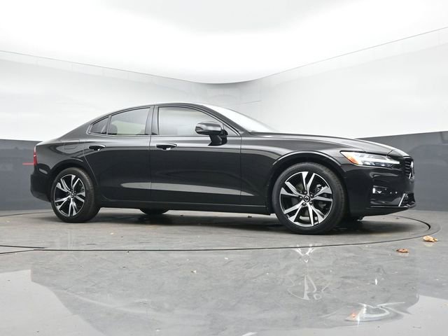Used 2025 Volvo S60 B5 Plus AWD/4WD image 35