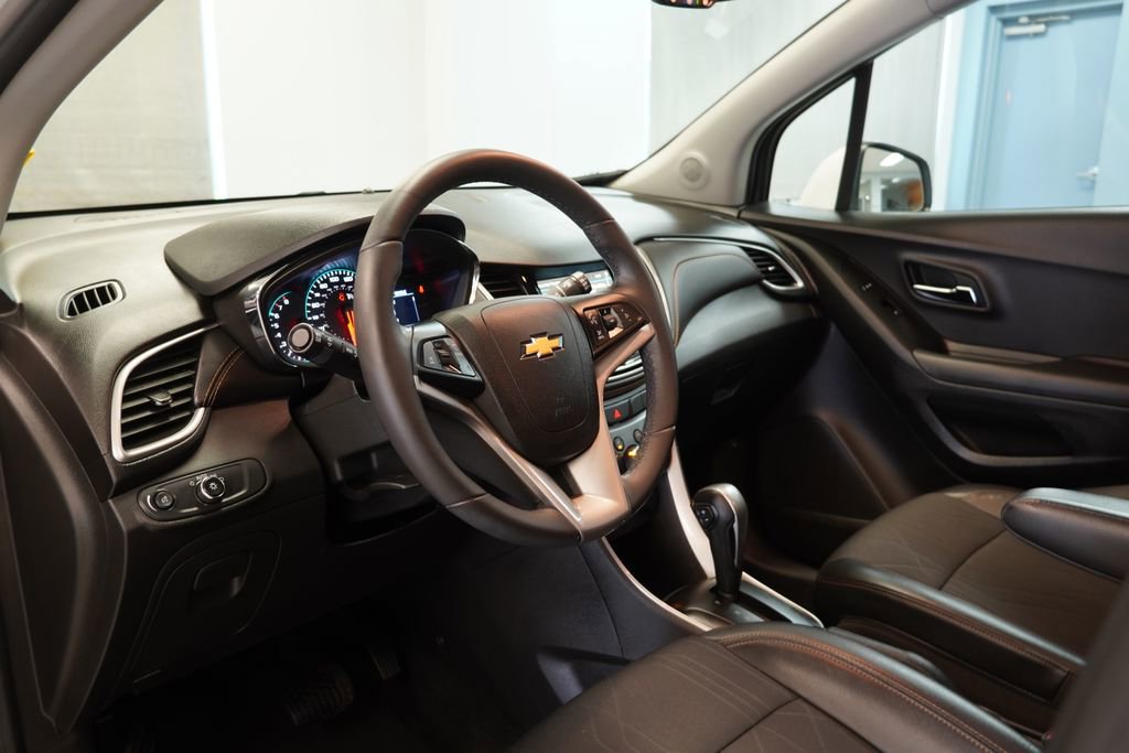 Used 2019 Chevrolet Trax LT w/ LT Convenience Package image 6