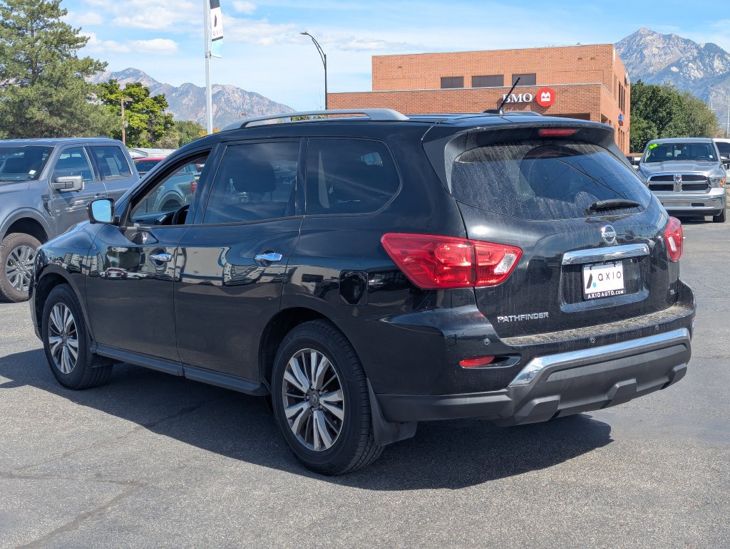 Used 2018 Nissan Pathfinder SL w/ Cargo Package FWD image 7
