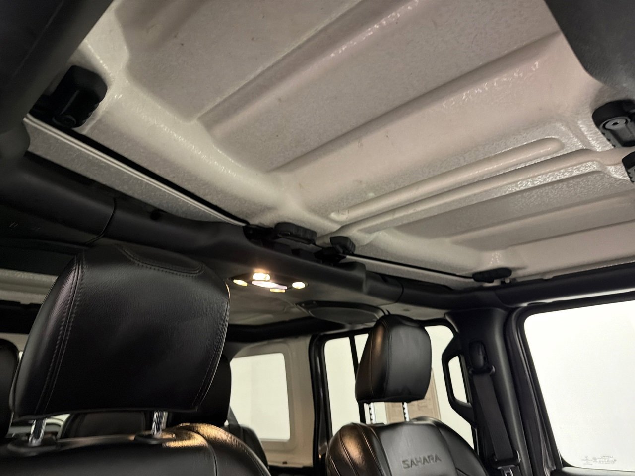 Used 2019 Jeep Wrangler Unlimited Sahara w/ Uconnect 4C Nav & Sound Group image 12