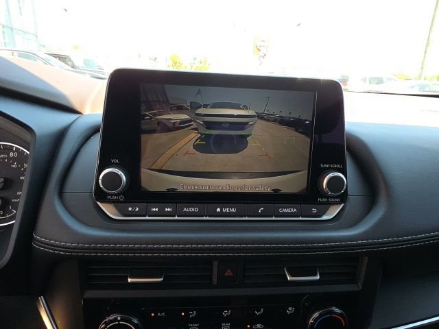 Used 2023 Nissan Rogue S image 19