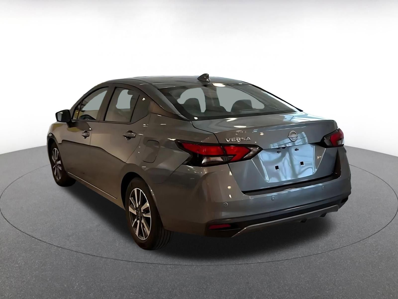 Used 2025 Nissan Versa SV image 11